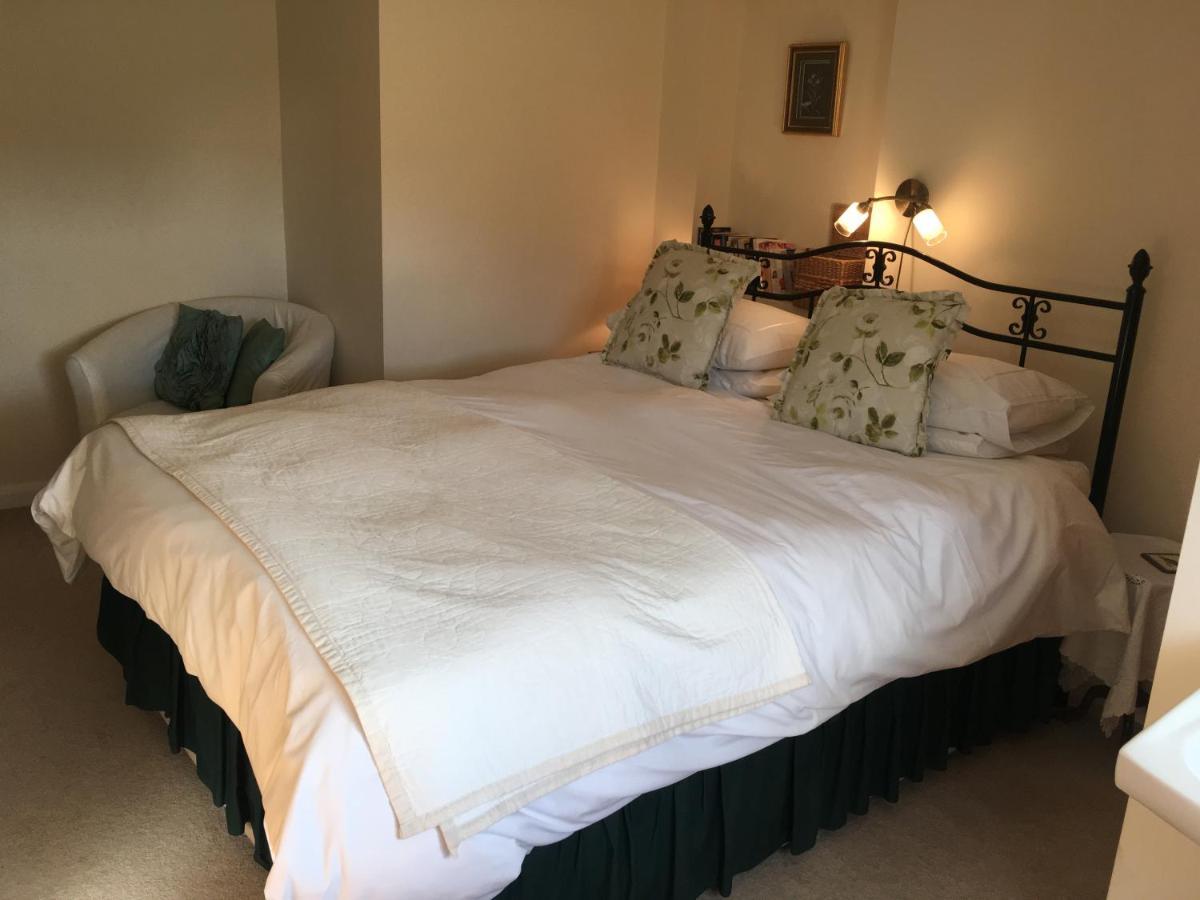The Poplars Bed & Breakfast Newbold on Stour Dış mekan fotoğraf